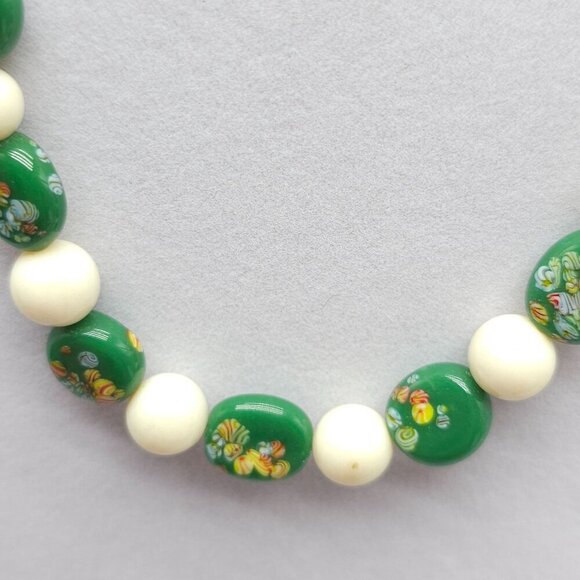 Vintage Handcrafted Beaded Necklace With Green Floral Accents Cream Beads - Picture 2 of 6